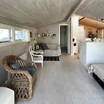 Family-friendly Summer House Near The Hébergement de vacances Otterup