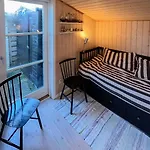 Family-friendly Summer House Near The Hébergement de vacances Otterup