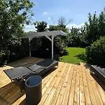 Hébergement de vacances Family-friendly Summer House Near The *