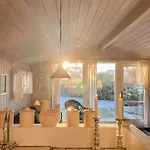 Hébergement de vacances Family-friendly Summer House Near The *