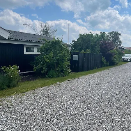 Family-friendly Summer House Near The Hébergement de vacances *